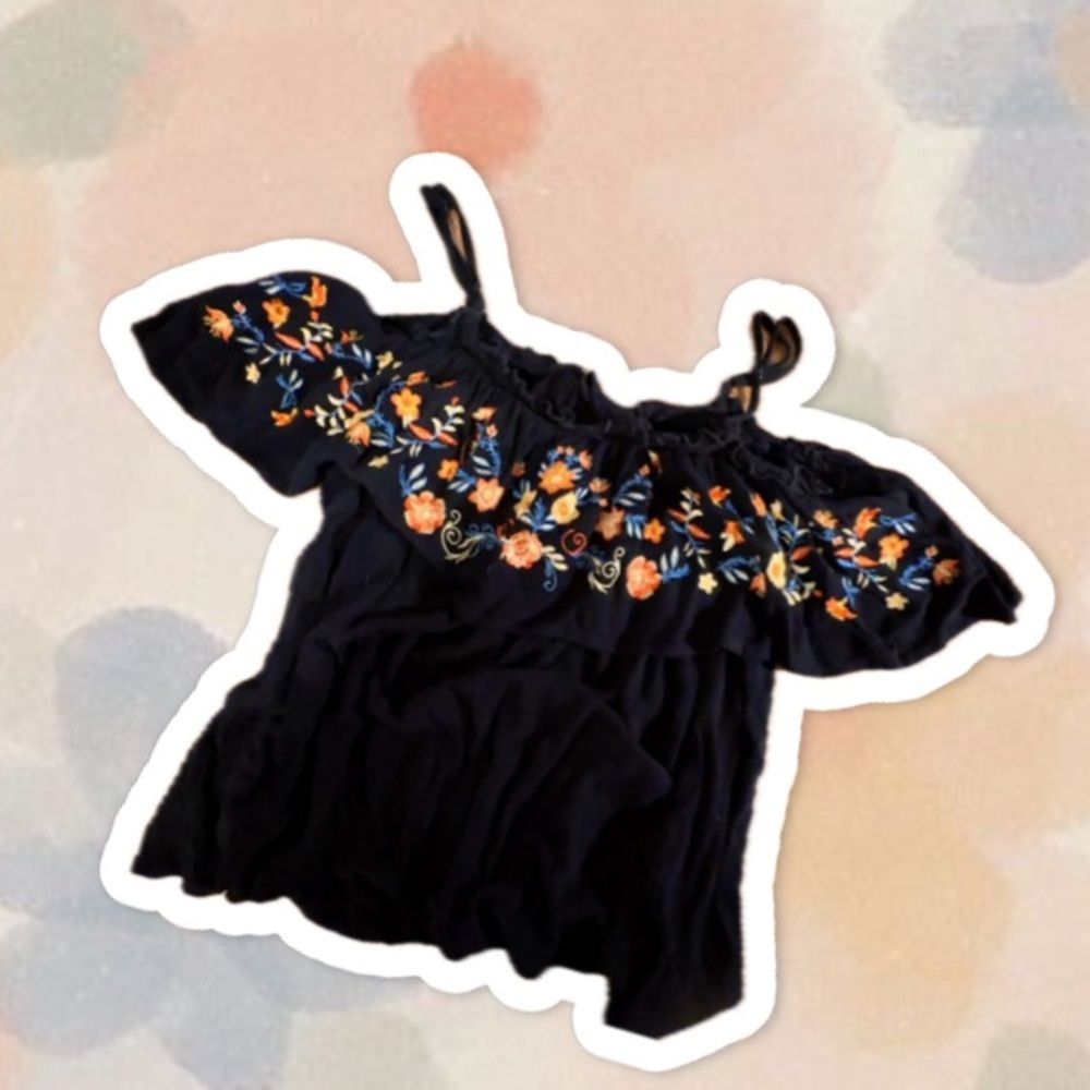 SHEIN CURVE floral embroidered tank top with off the shoulder sleeves